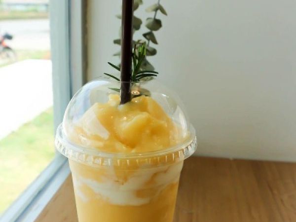 Mango Milkshake